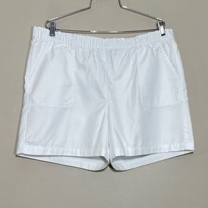 Talbots || Woman’s white shorts size Xl Petite
